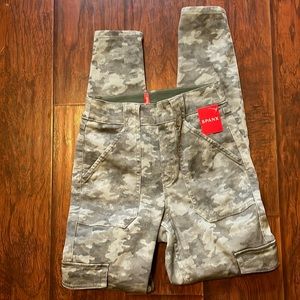 Spanx stretch twill ankle cargo pants sz small new with tag